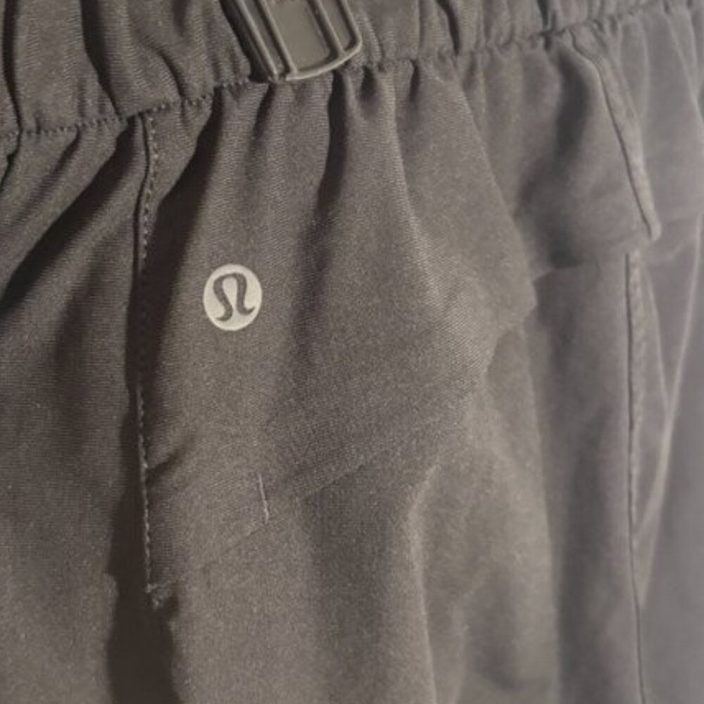 Lululemon Black Jogger Pants Size 28 Athletic Athleisure Travel - Picture 4 of 9
